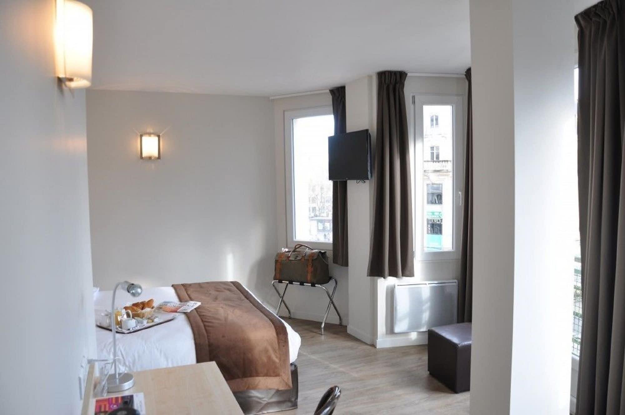 Hotel Foch Nancy Gare Bagian luar foto