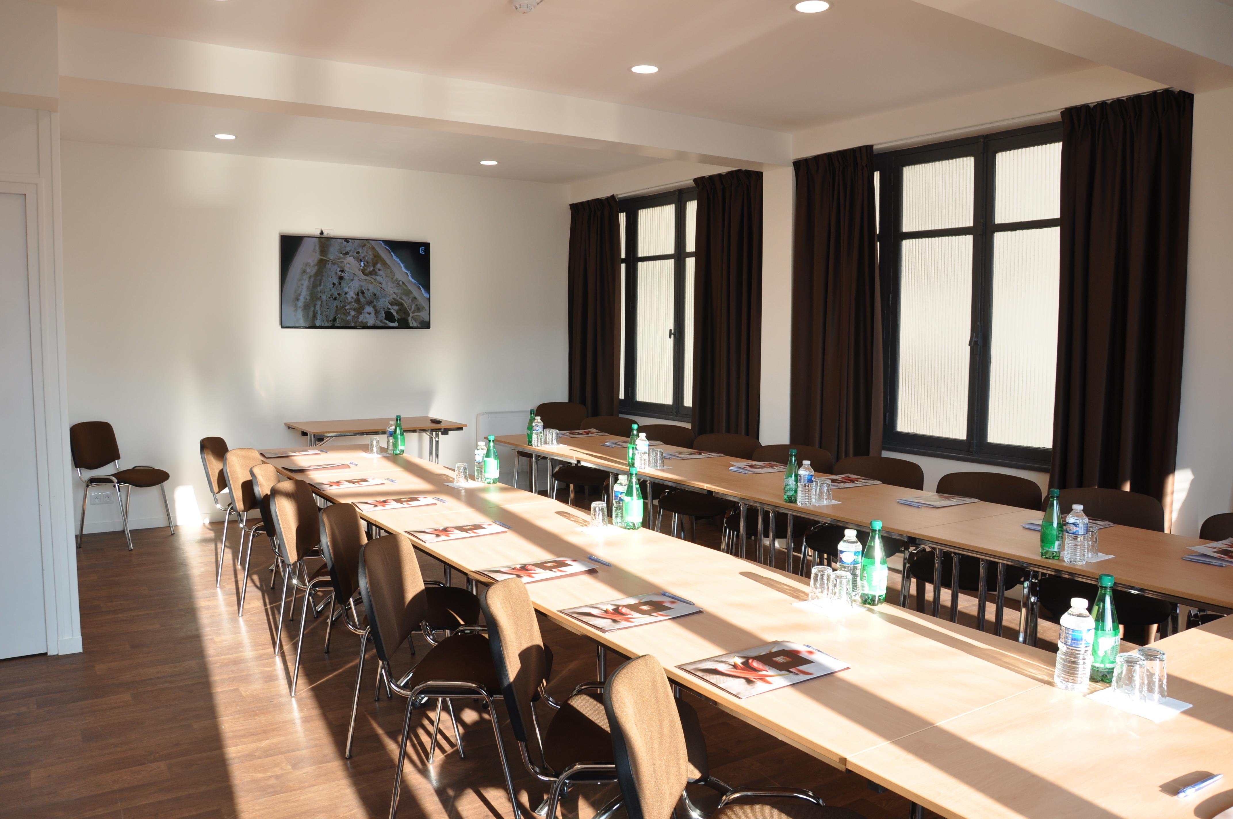 Hotel Foch Nancy Gare Bagian luar foto