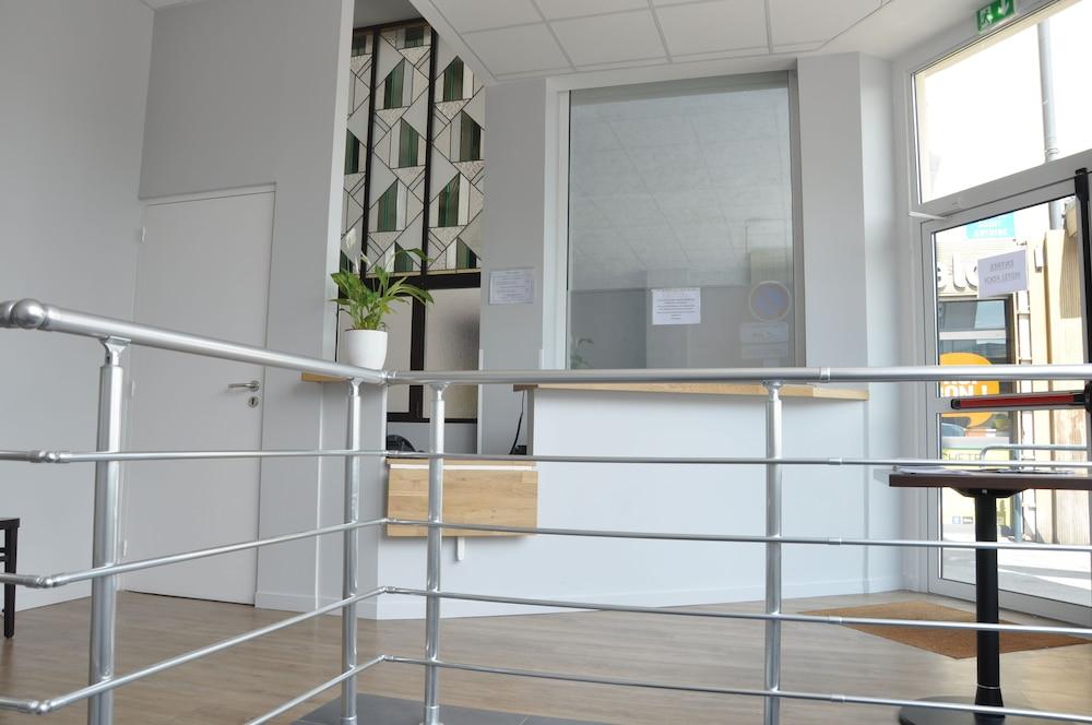 Hotel Foch Nancy Gare Bagian luar foto