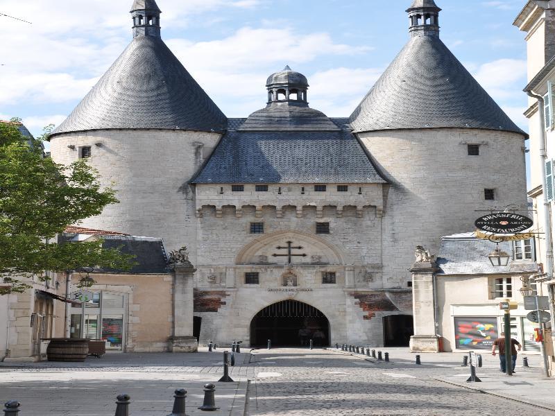 Hotel Foch Nancy Gare Bagian luar foto