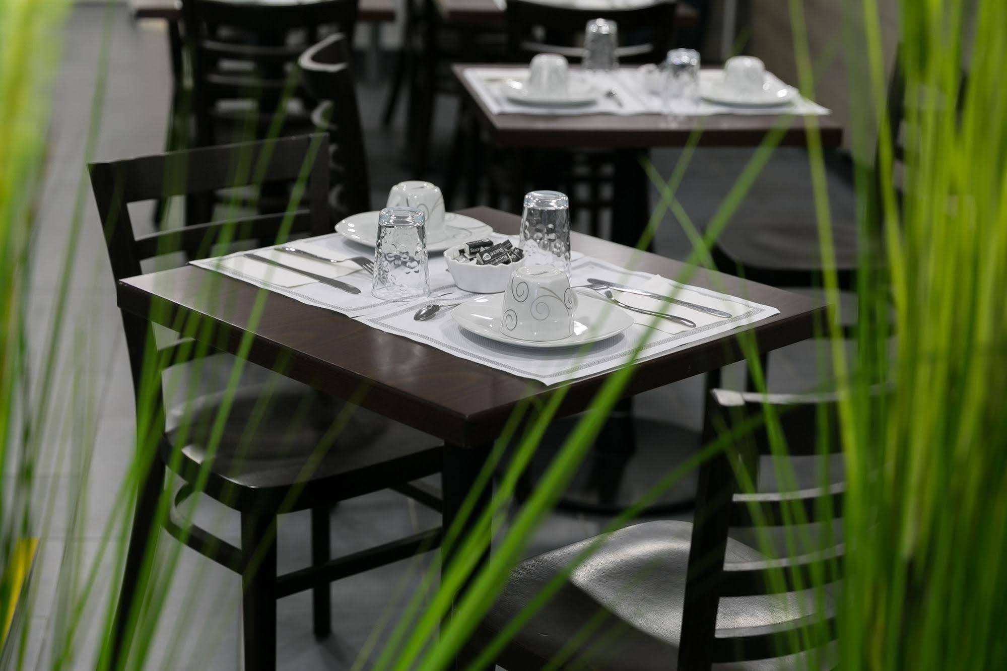 Hotel Foch Nancy Gare Bagian luar foto