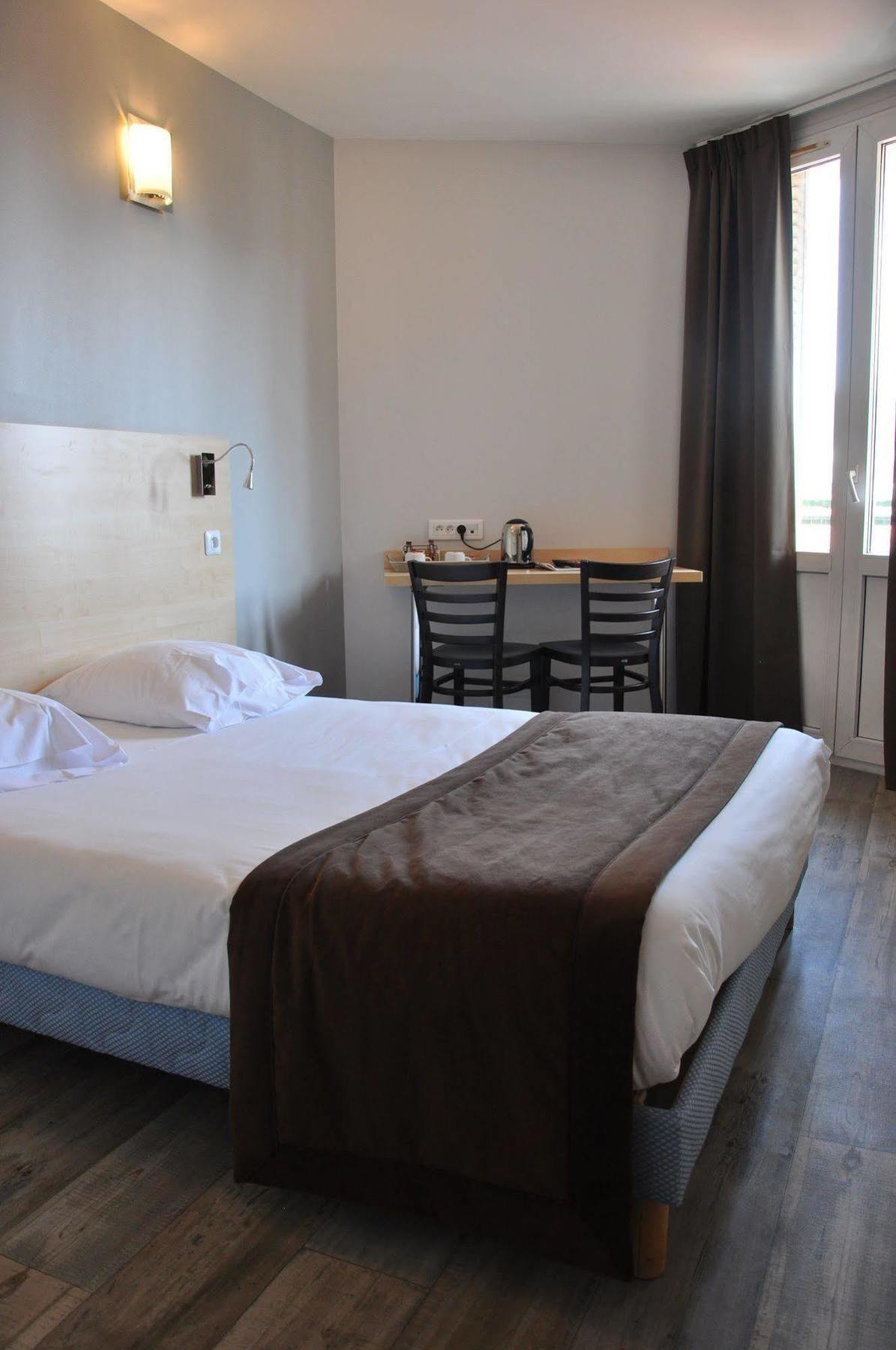 Hotel Foch Nancy Gare Bagian luar foto