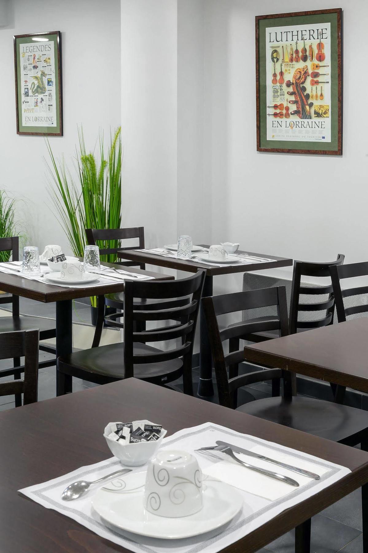 Hotel Foch Nancy Gare Bagian luar foto