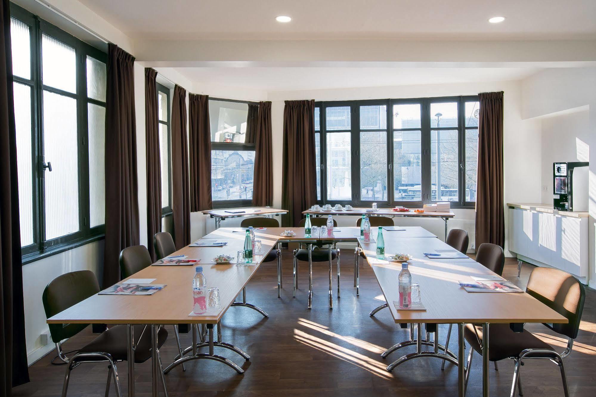 Hotel Foch Nancy Gare Bagian luar foto